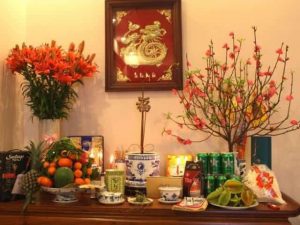 Thờ cúng gia tiên để giải hạn vỡ nợ vì lô đề