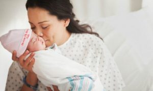 Chiêm bao thấy đỡ đẻ là một giấc mơ tốt lành
