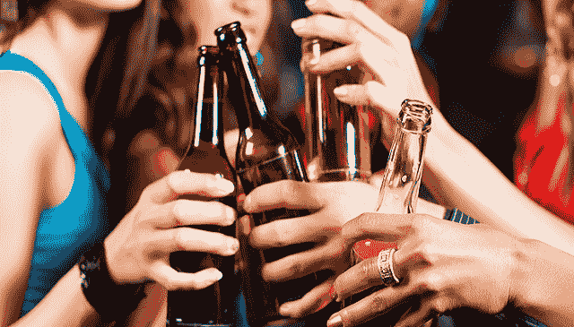 Mỗi giấc mơ liên quan đến việc uống bia đều ẩn chứa con số riêng biệt